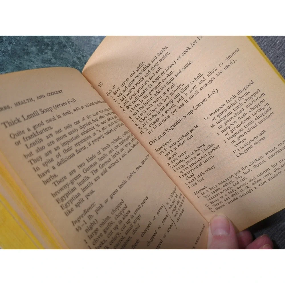 1967 Herbs Health & Cookery VTG Cookbook by Claire Loewenfeld & Phillipa Back PB